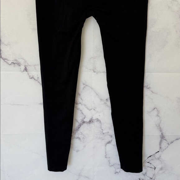 GYMSHARK Fit Seamless Leggings Size Medium Black/White - Picture 10 of 11